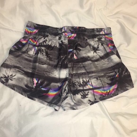 Hawaiian swim shorts - Picture 2 of 2